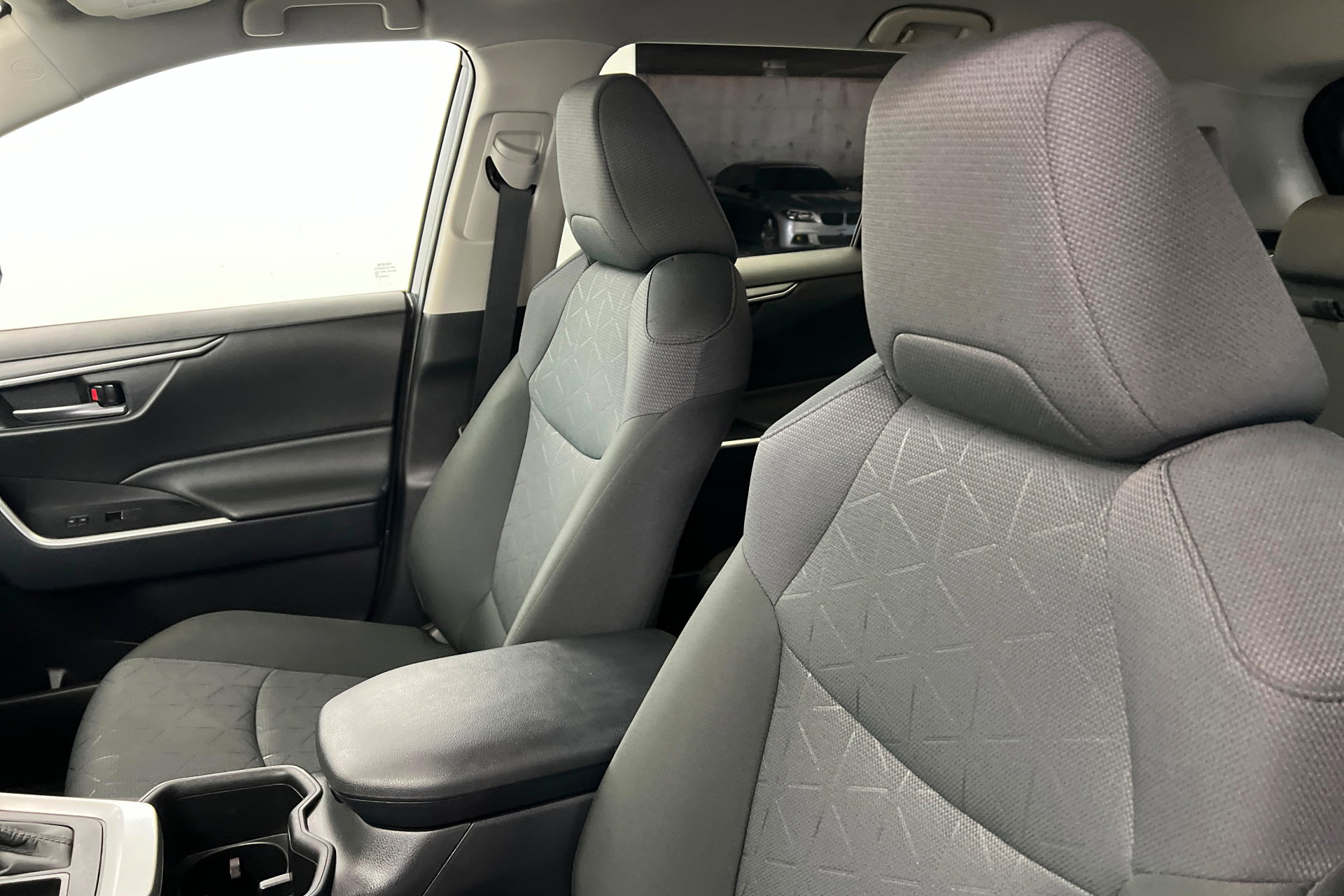 Certified 2025 Toyota RAV4 XLE AWD/4WD image 17