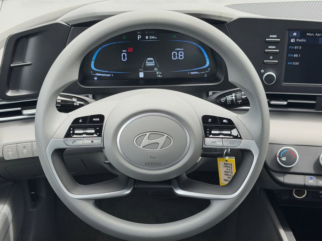New 2026 Hyundai Elantra SE FWD image 17
