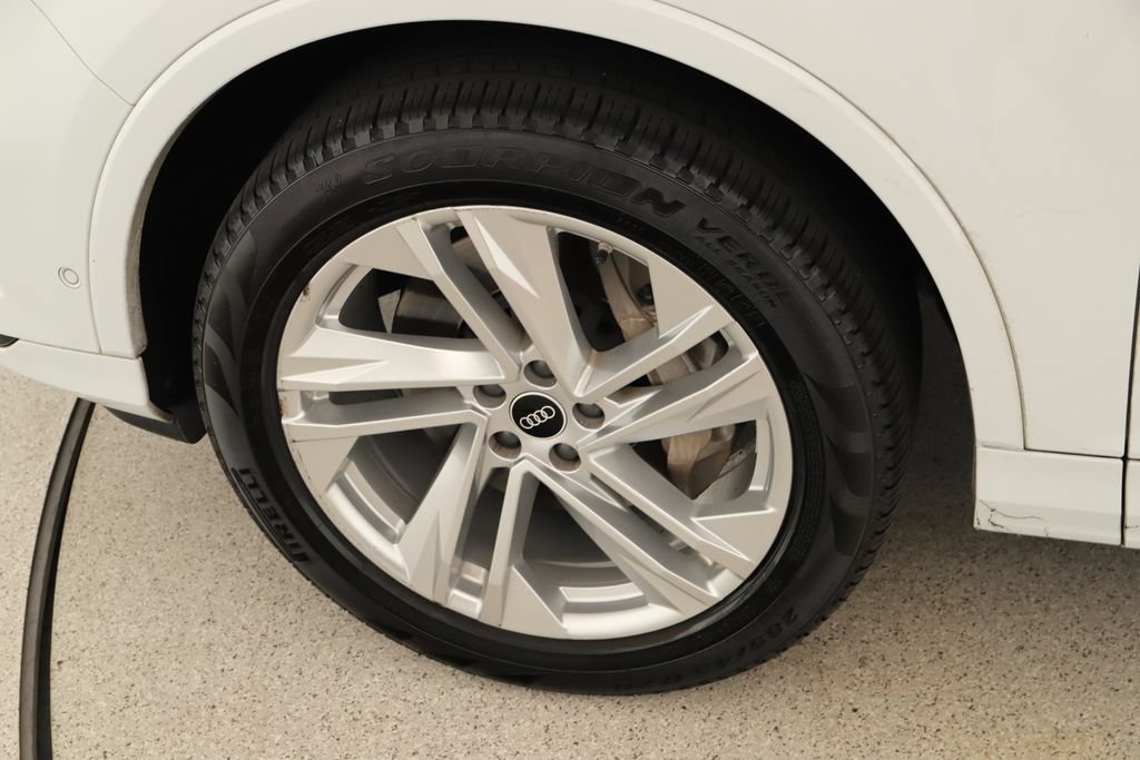 Used 2022 Audi Q7 2.0T Premium Plus AWD/4WD image 34