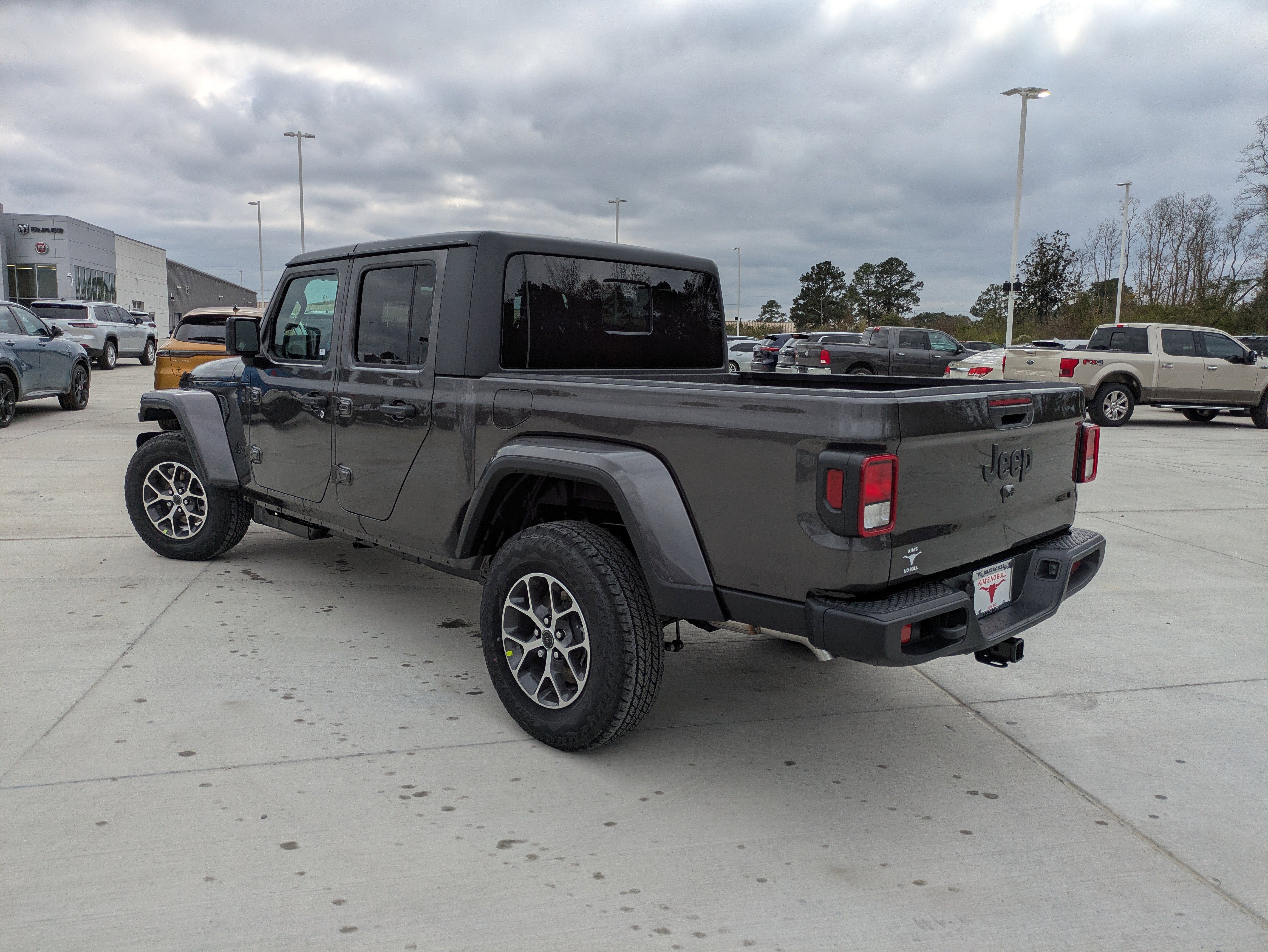 New 2026 Jeep Gladiator Sport AWD/4WD image 5