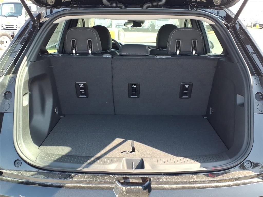 New 2027 Chevrolet Bolt LT w/ Comfort Package image 10