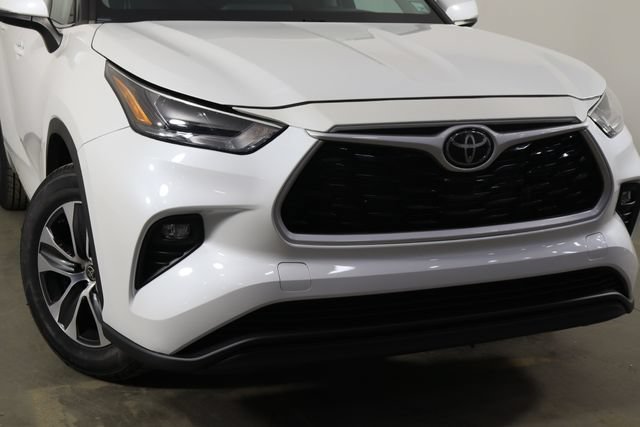 Used 2022 Toyota Highlander XLE FWD image 42