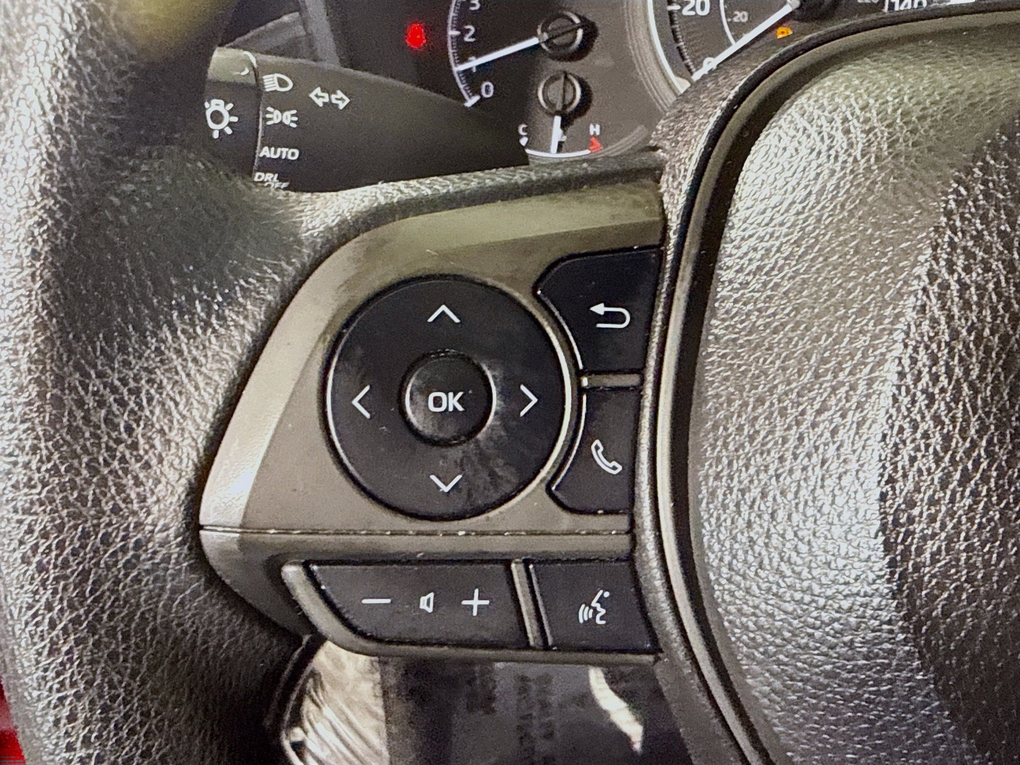 Used 2022 Toyota Corolla LE FWD image 14