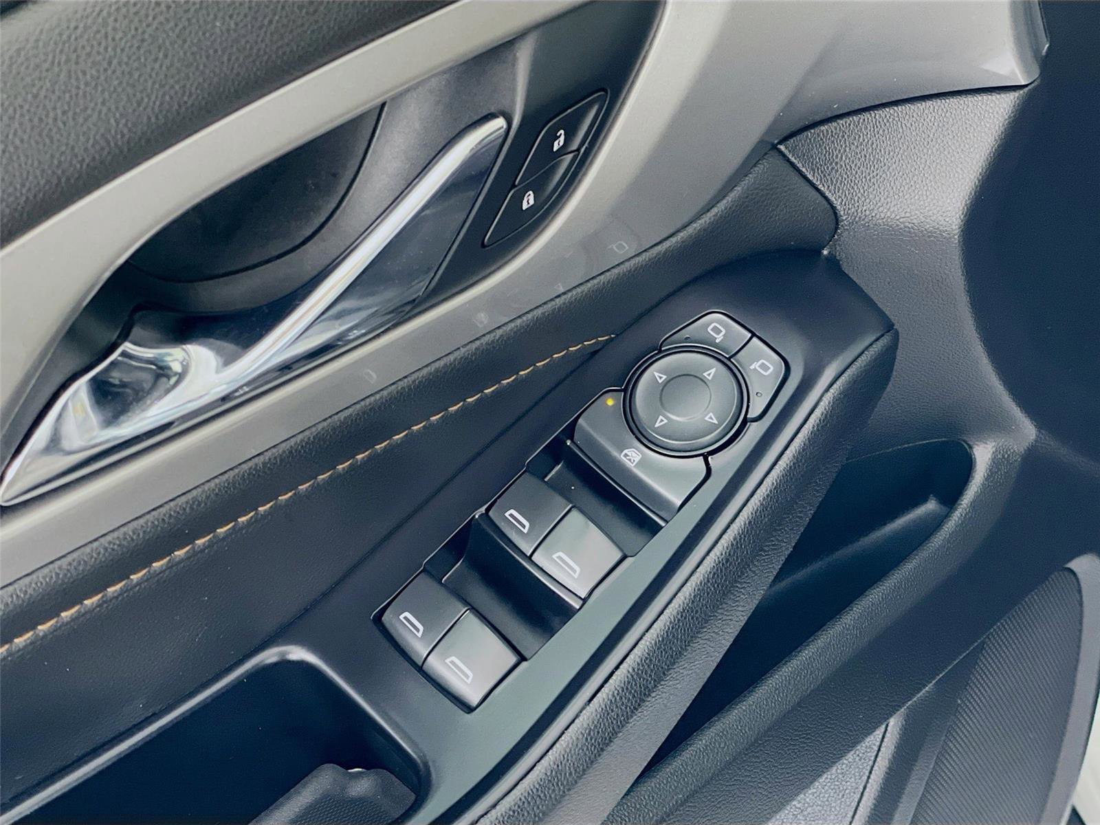 Used 2020 Chevrolet Traverse LS image 20