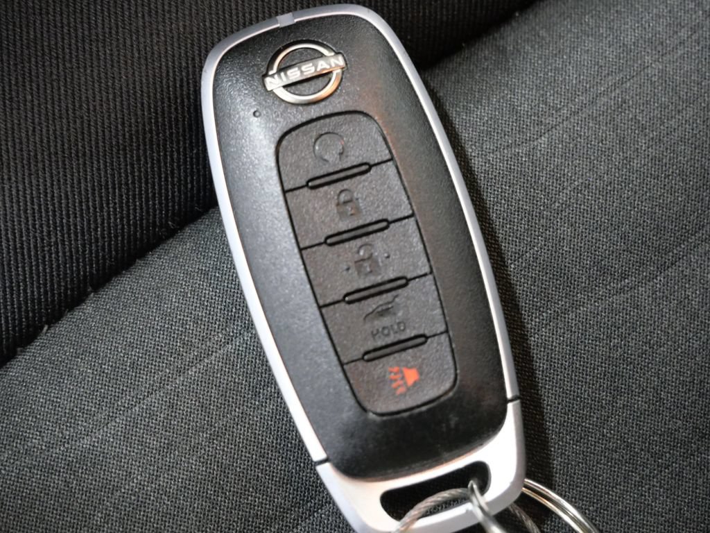 Used 2025 Nissan Pathfinder SV FWD image 29