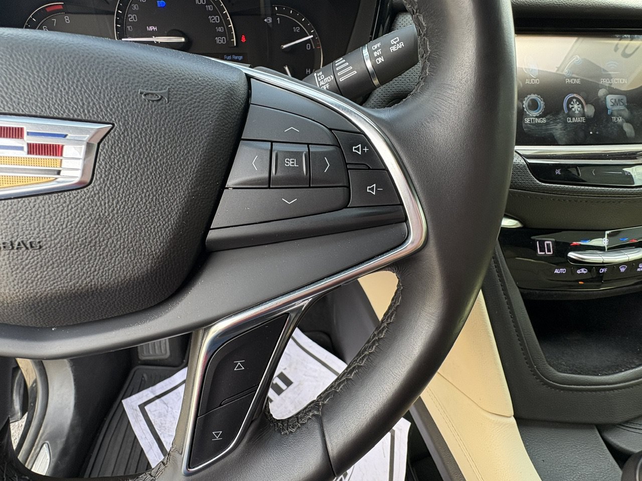 Certified 2018 Cadillac XT5 FWD image 16