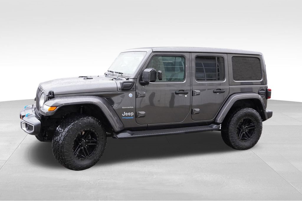 Used 2022 Jeep Wrangler Unlimited Sahara w/ Cold Weather Group AWD/4WD image 10