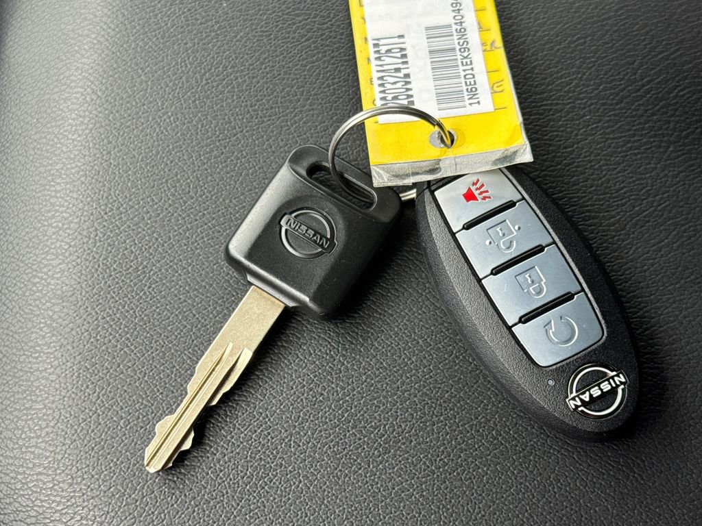 Certified 2025 Nissan Frontier PRO-4X image 30