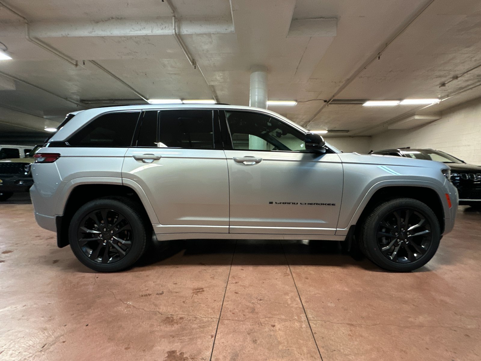 New 2026 Jeep Grand Cherokee Limited AWD/4WD image 6