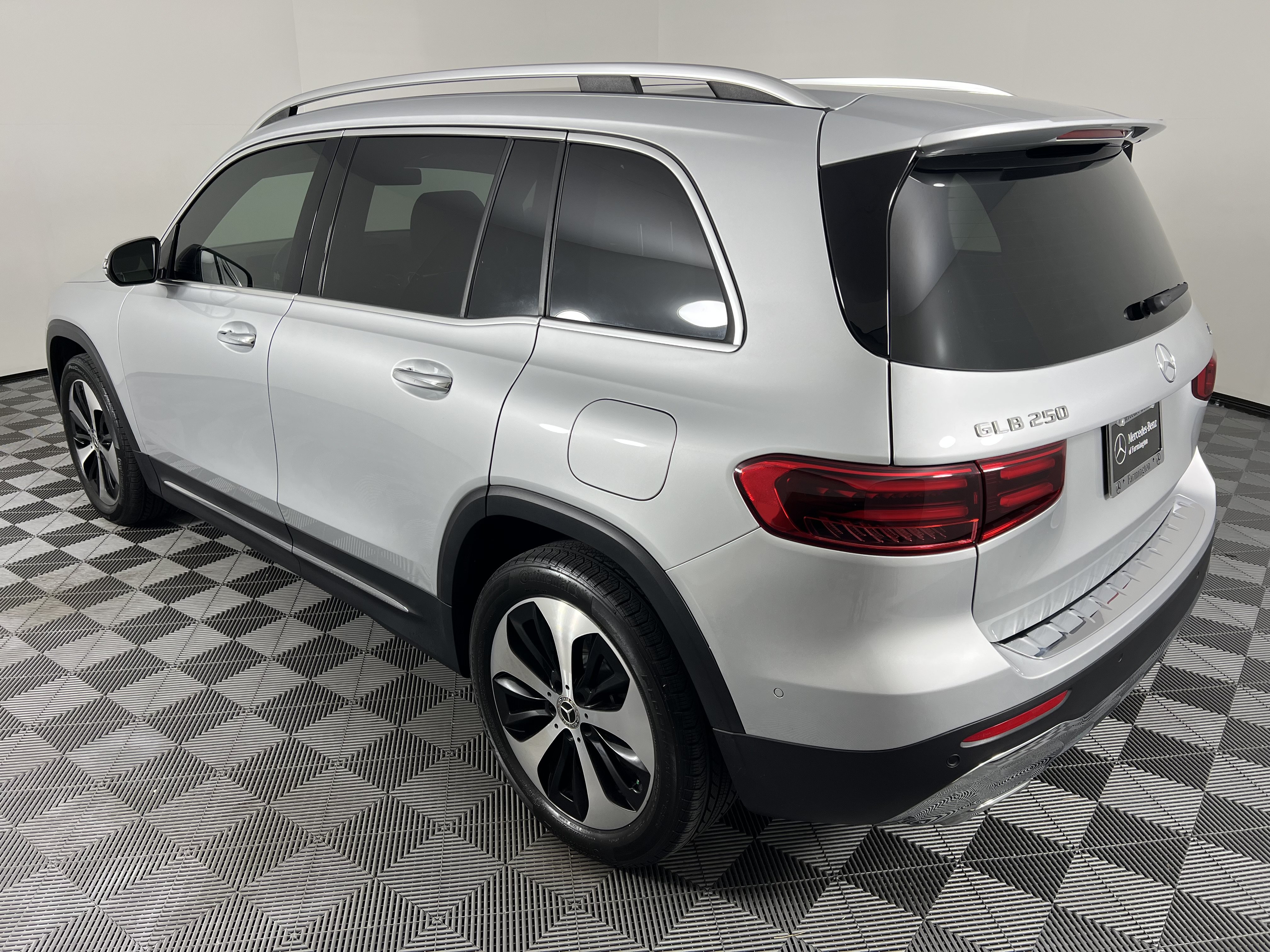 Certified 2024 Mercedes-Benz GLB 250 4MATIC image 10