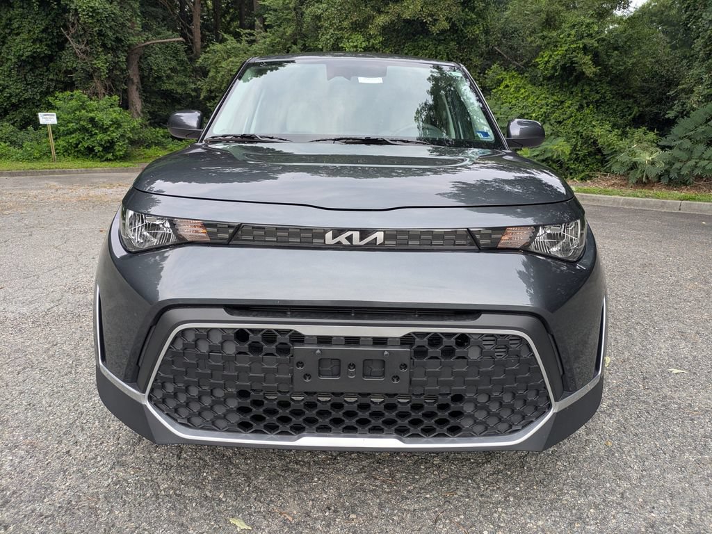 Used 2025 Kia Soul LX w/ LX Technology Package FWD image 9