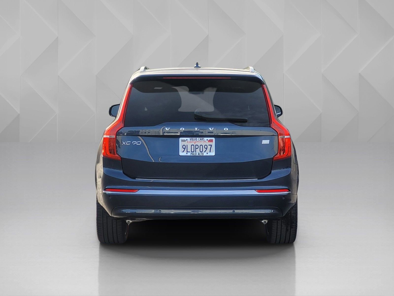 Certified 2024 Volvo XC90 T8 Ultimate w/ Protection Package Premier image 5