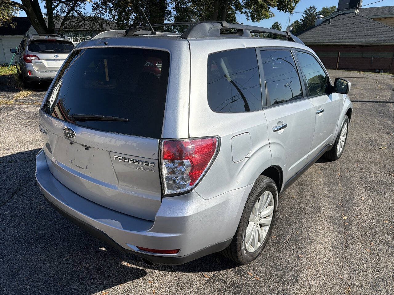 Used 2013 Subaru Forester 2.5X Limited AWD/4WD image 9
