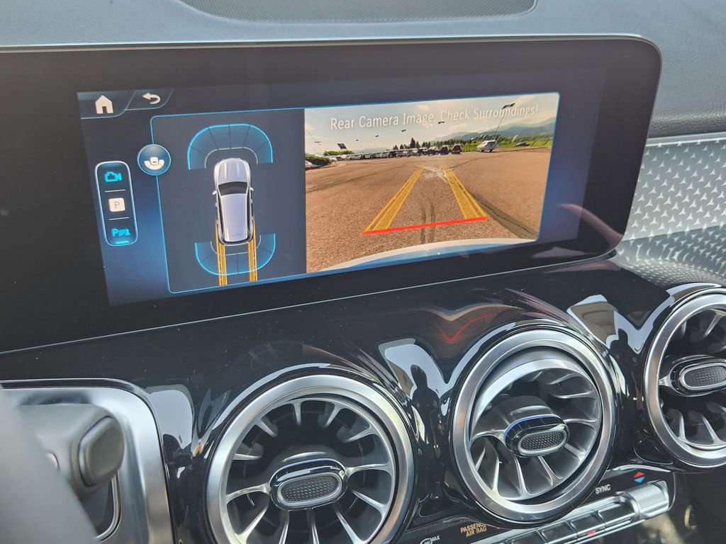 New 2025 Mercedes-Benz GLB 250 4MATIC image 16