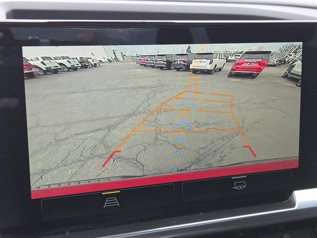 Used 2023 Chevrolet Silverado 1500 LT Trail Boss w/ LPO, Dark Essentials Package image 5