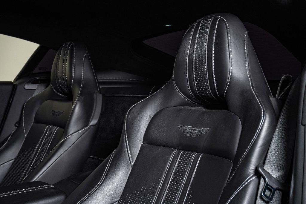Used 2019 Aston Martin V8 Vantage Coupe RWD image 21