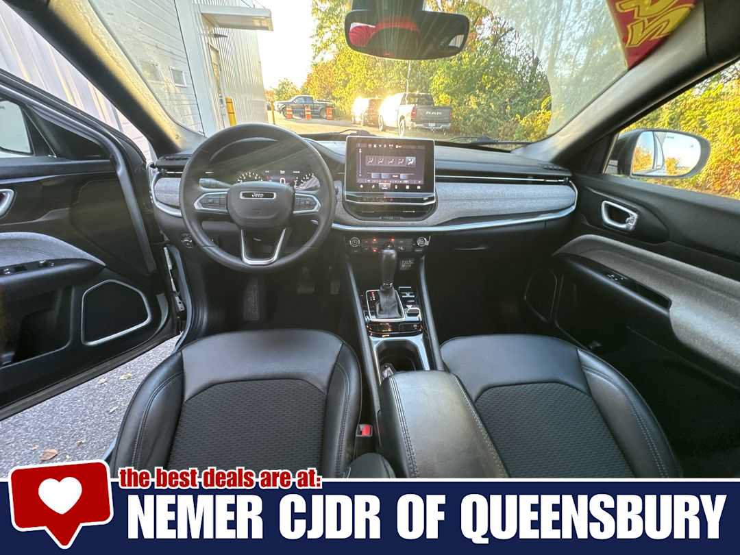 Used 2024 Jeep Compass Latitude AWD/4WD image 20