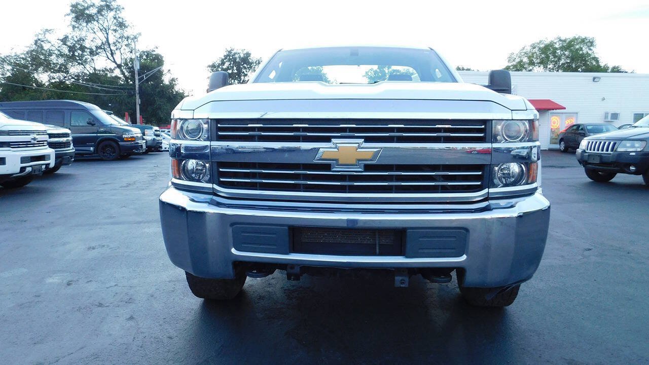 Used 2018 Chevrolet Silverado 2500 W/T AWD/4WD image 2