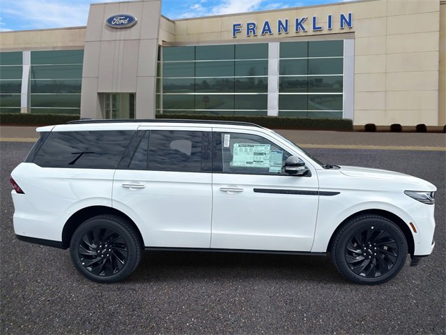 New 2025 Lincoln Navigator Reserve w/ Jet Appearance Package image 8