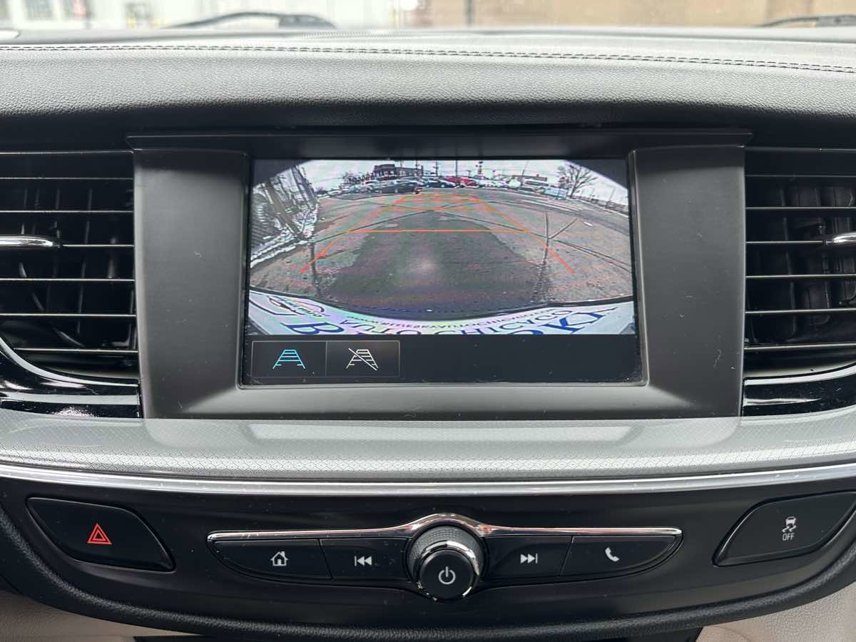 Used 2018 Buick Regal Preferred image 30