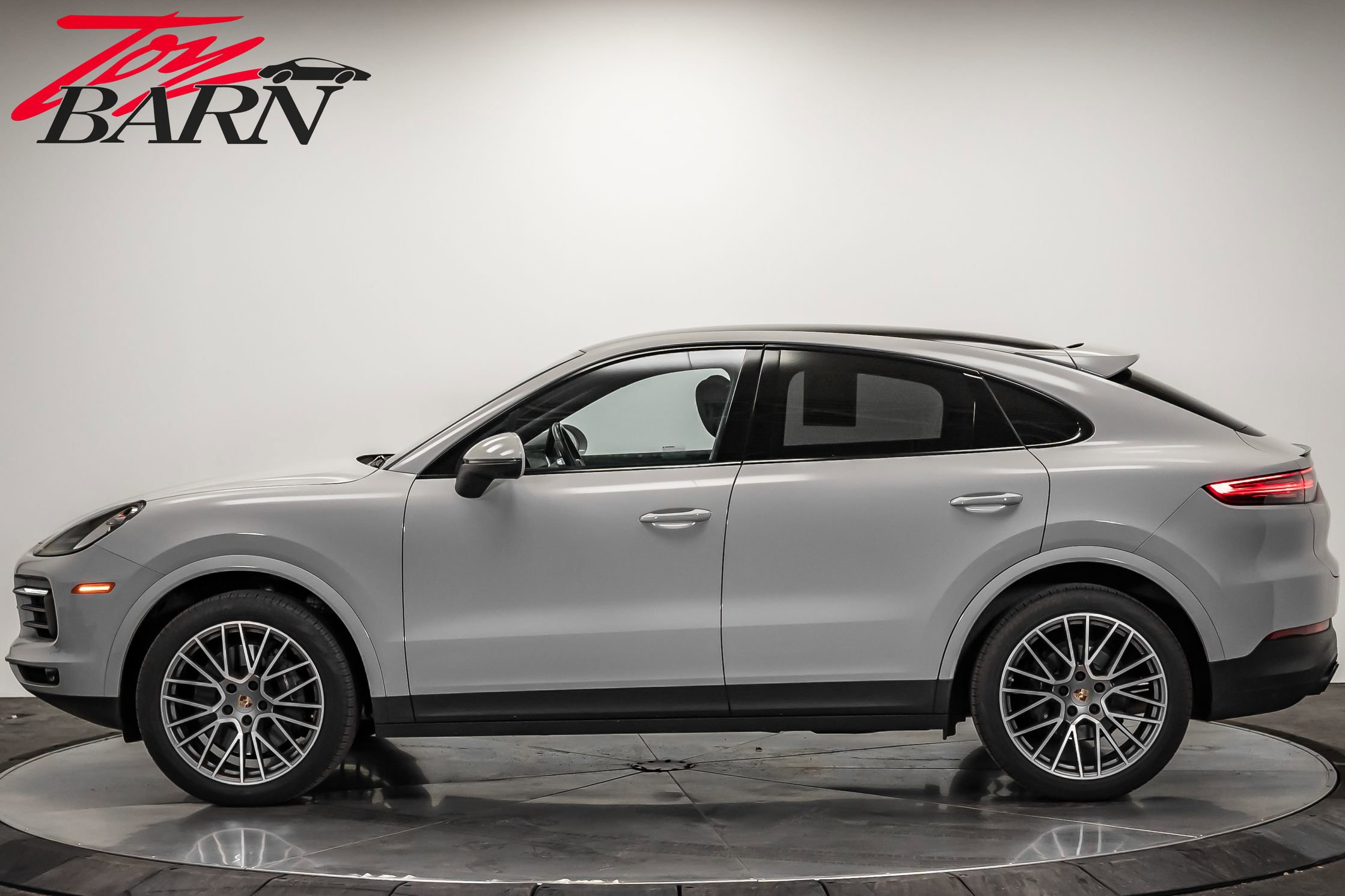 Used 2023 Porsche Cayenne Platinum Edition video 2