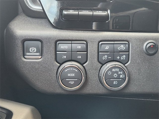 Used 2025 Chevrolet Silverado 2500 ZR2 w/ Technology Package AWD/4WD image 24