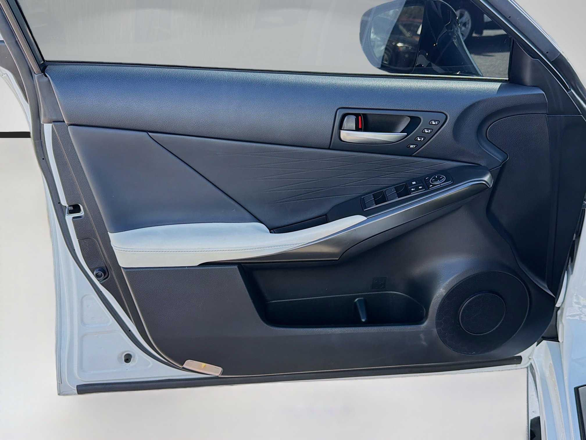 Used 2022 Lexus IS 350 F Sport w/ Navigation Package image 21