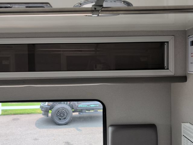 Used 2013 Ford E-450 and Econoline 450 Super Duty w/ Ambulance Prep Pkg RWD image 3
