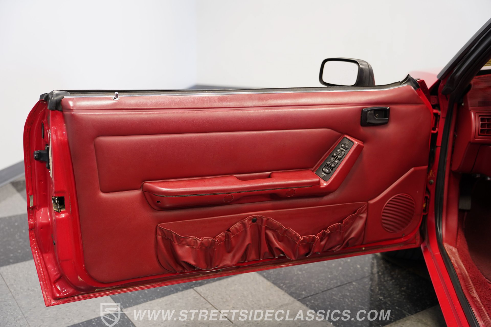 Used 1992 Ford Mustang LX RWD image 38
