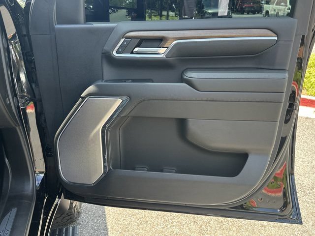 Used 2024 Chevrolet Silverado 2500 High Country w/ High Country Premium Package AWD/4WD image 16