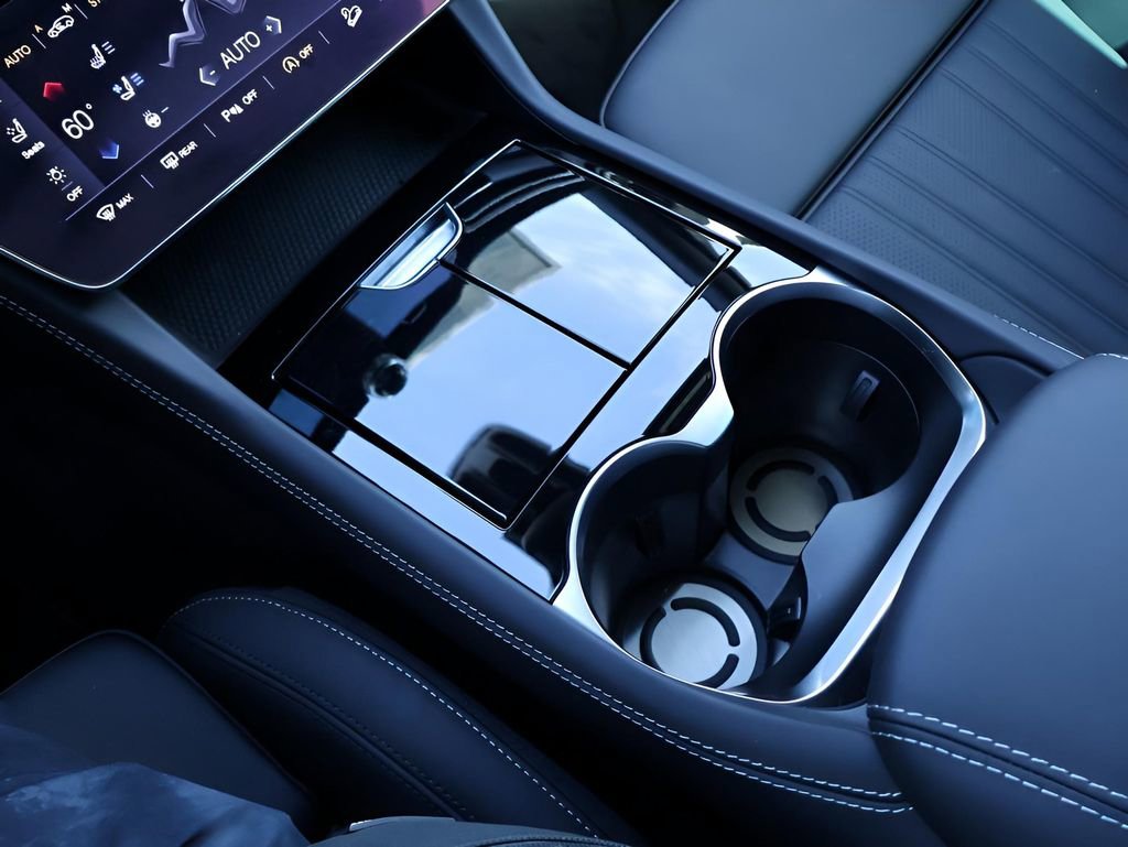 Used 2025 Maserati Grecale Modena image 28