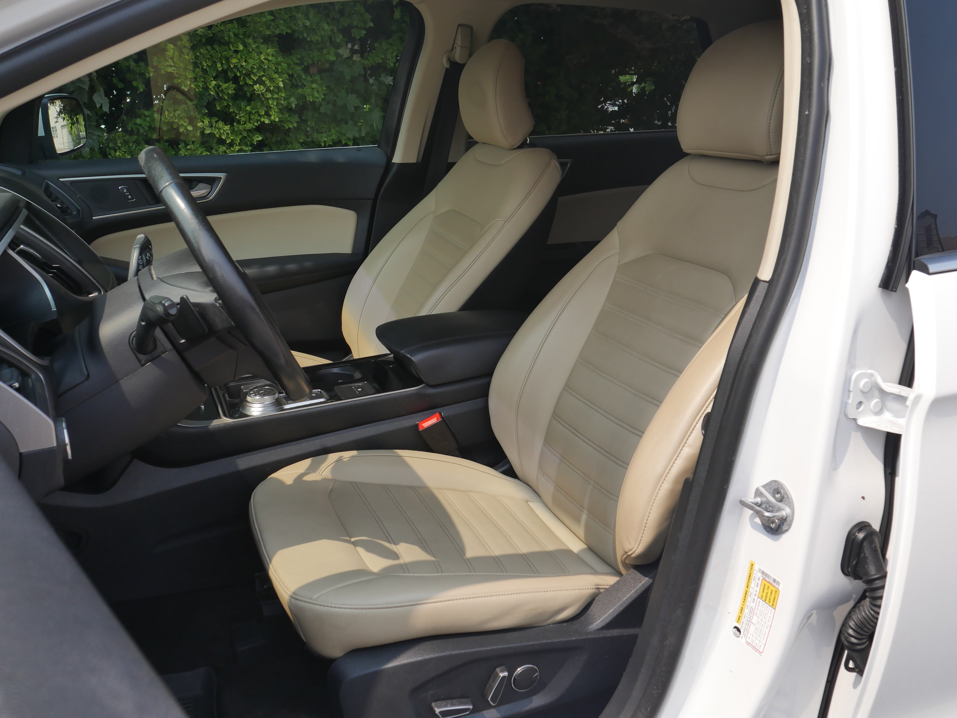 Used 2019 Ford Edge SEL w/ Equipment Group 201A AWD/4WD image 34
