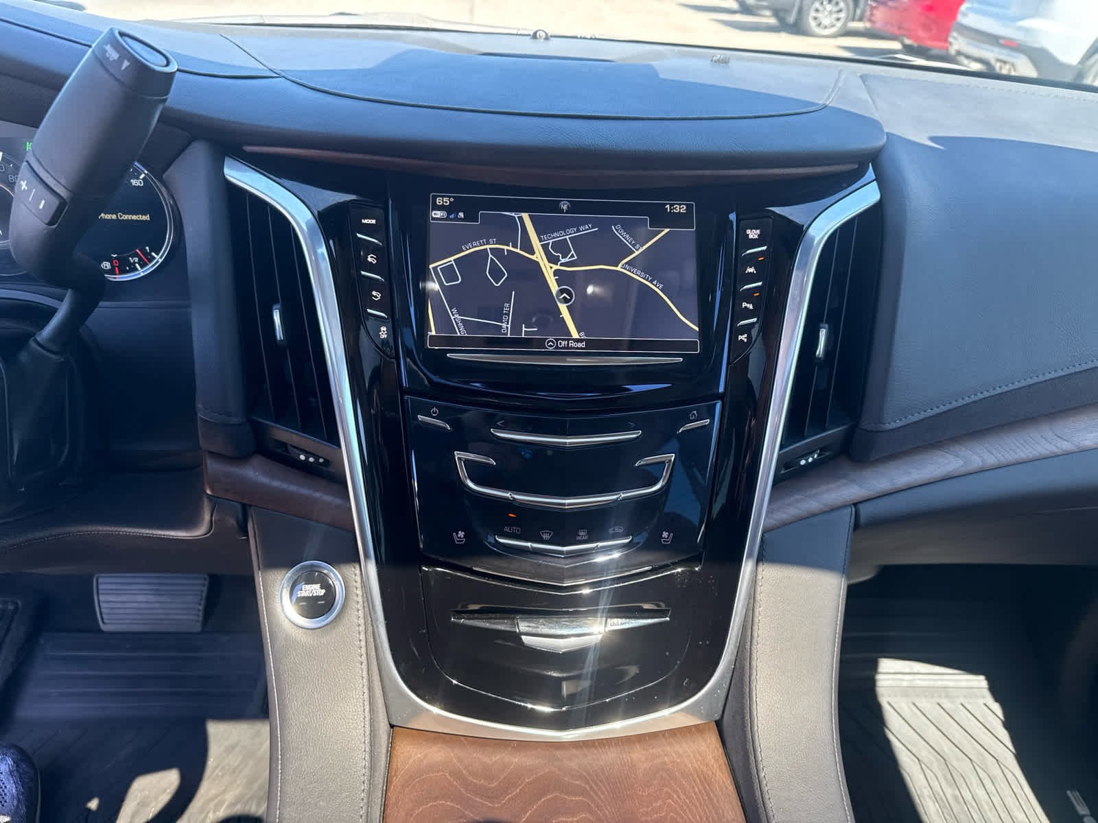 Used 2020 Cadillac Escalade Luxury AWD/4WD image 18