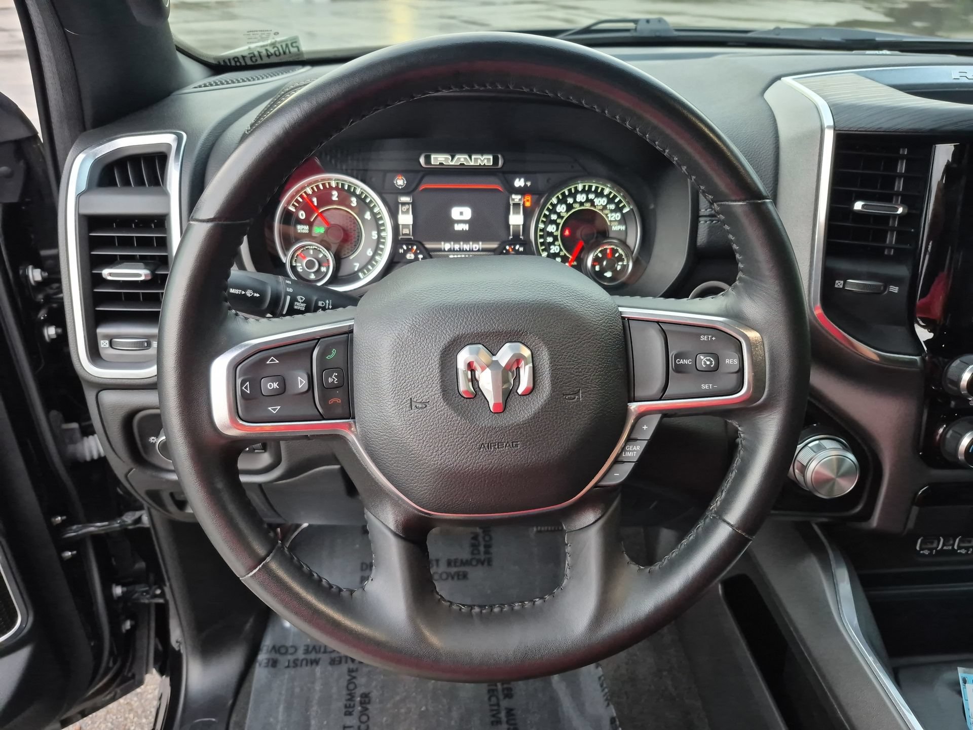 Used 2023 RAM 1500 Laramie AWD/4WD image 13