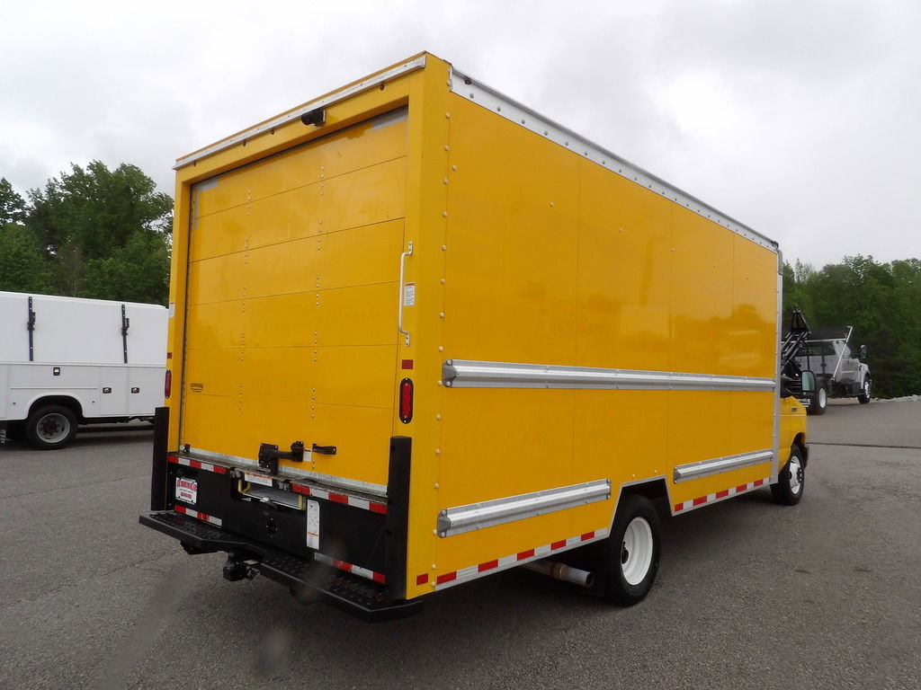 Used 2021 Ford E-350 and Econoline 350 Super Duty RWD image 7