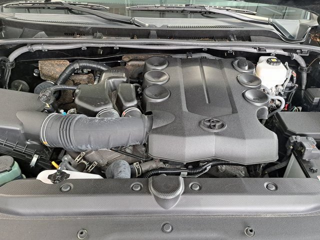 Used 2024 Toyota 4Runner SR5 AWD/4WD image 33