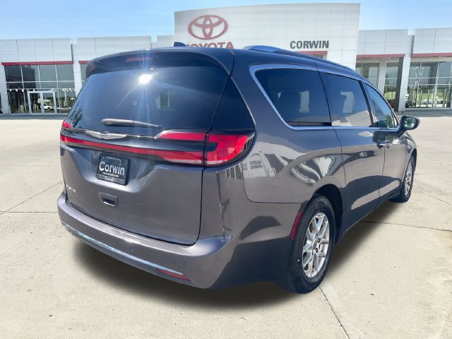 Used 2021 Chrysler Pacifica Touring-L FWD image 5