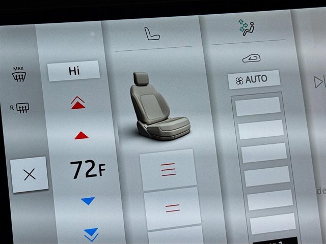 New 2026 Land Rover Discovery Sport Landmark image 23