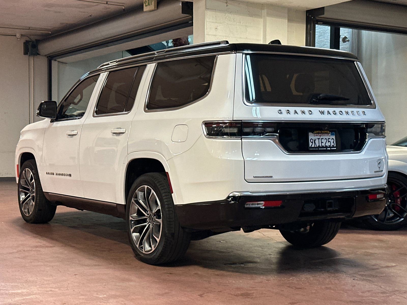 Certified 2023 Jeep Grand Wagoneer Series III AWD/4WD image 3