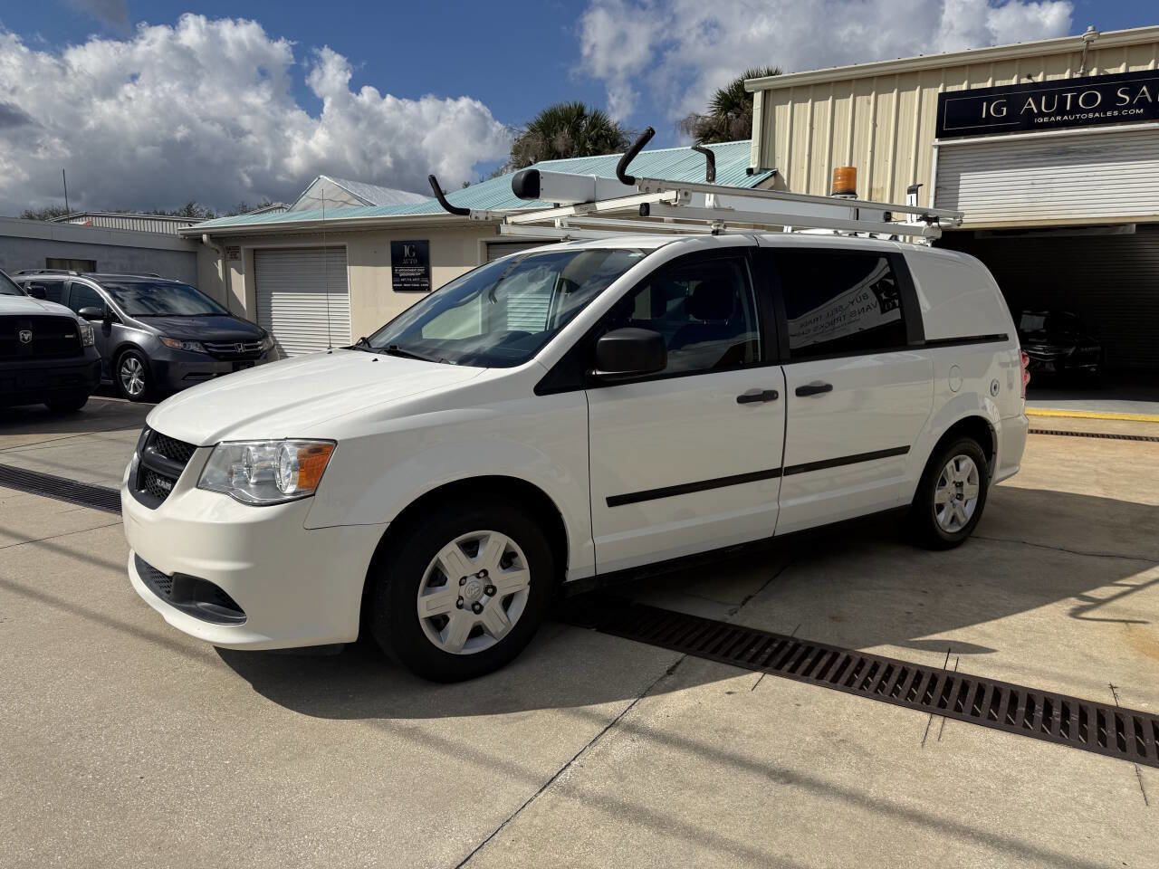 Used 2013 RAM C/V Tradesman image 1