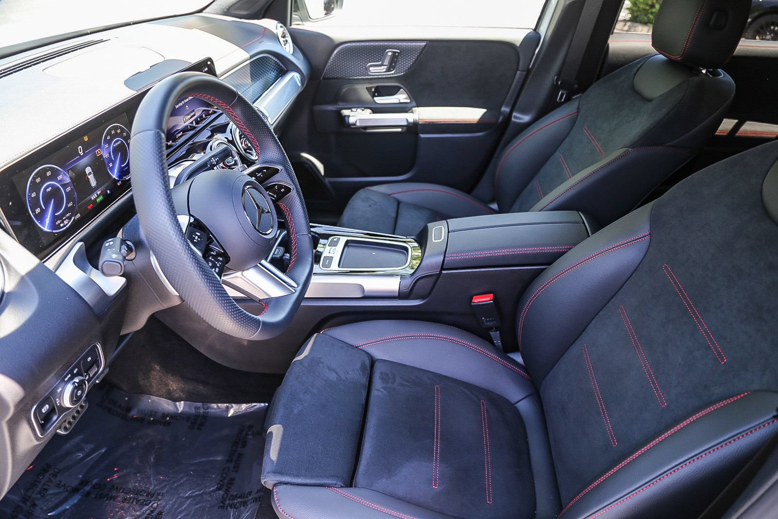 Used 2024 Mercedes-Benz EQB 300 4MATIC image 17