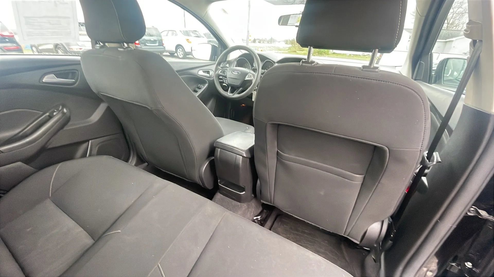 Used 2018 Ford Focus SE FWD image 23