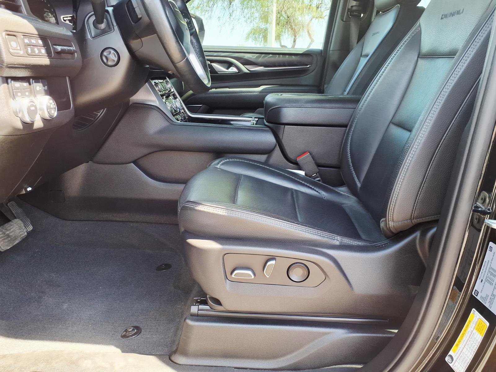 Used 2023 GMC Yukon XL Denali image 21