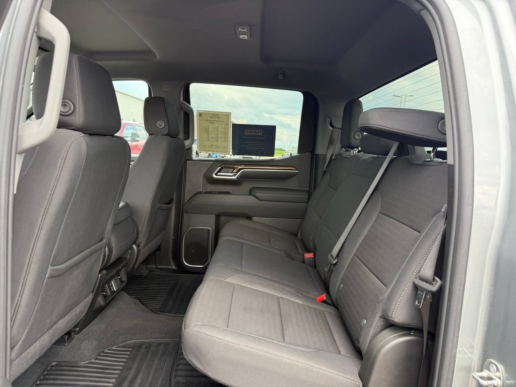 Used 2024 Chevrolet Silverado 1500 LT AWD/4WD image 9