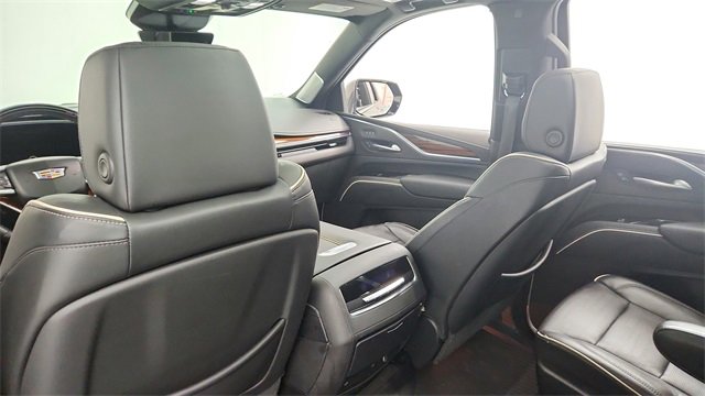 Certified 2023 Cadillac Escalade Premium Luxury w/ Performance Package image 19