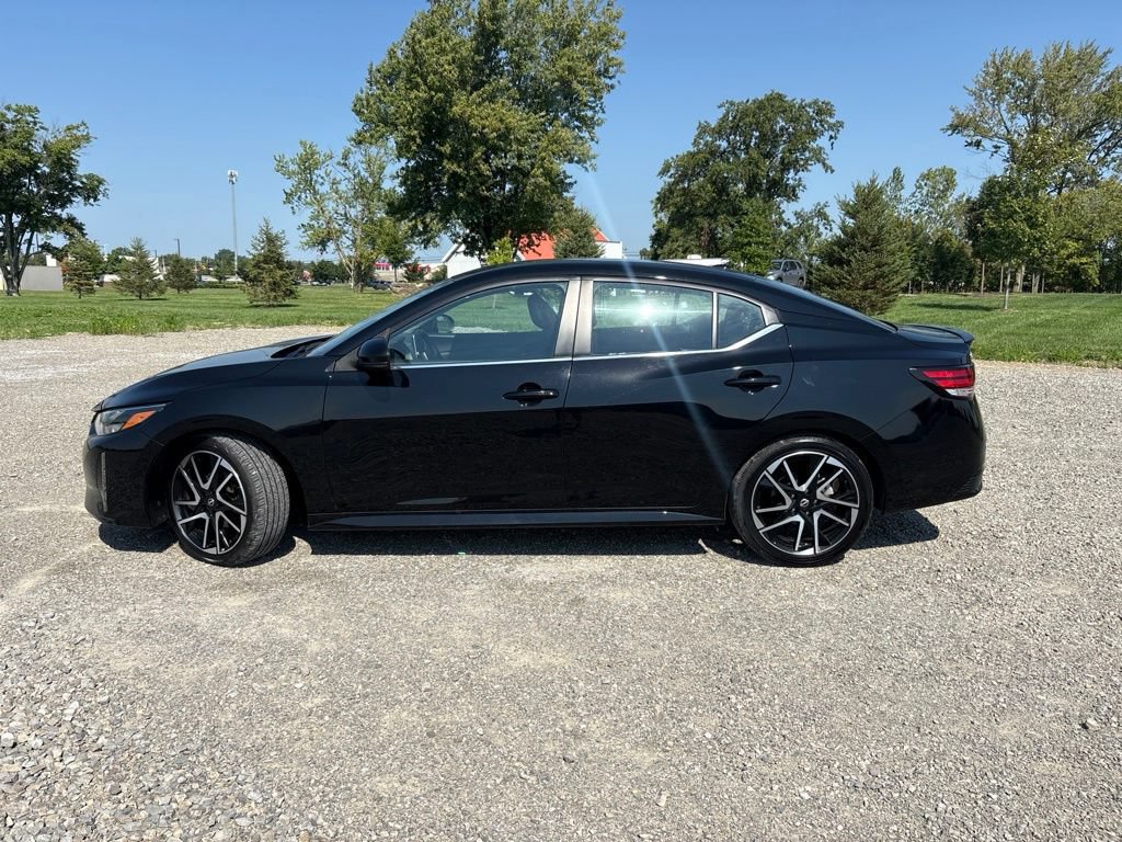 Used 2025 Nissan Sentra SR FWD image 5
