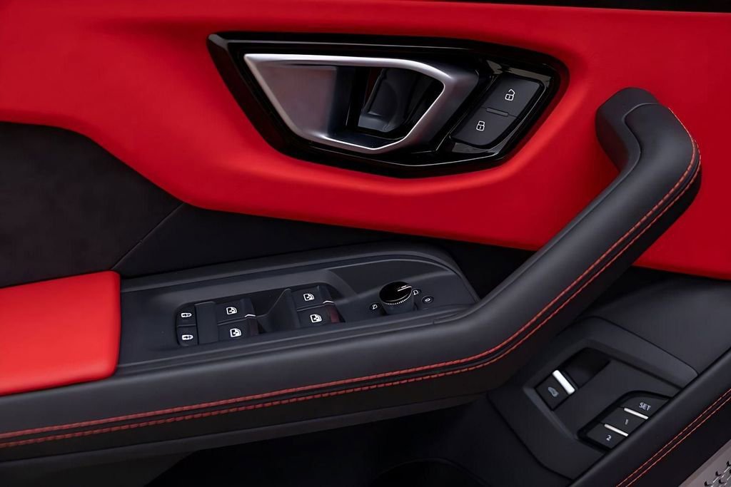 Used 2022 Lamborghini Urus image 27