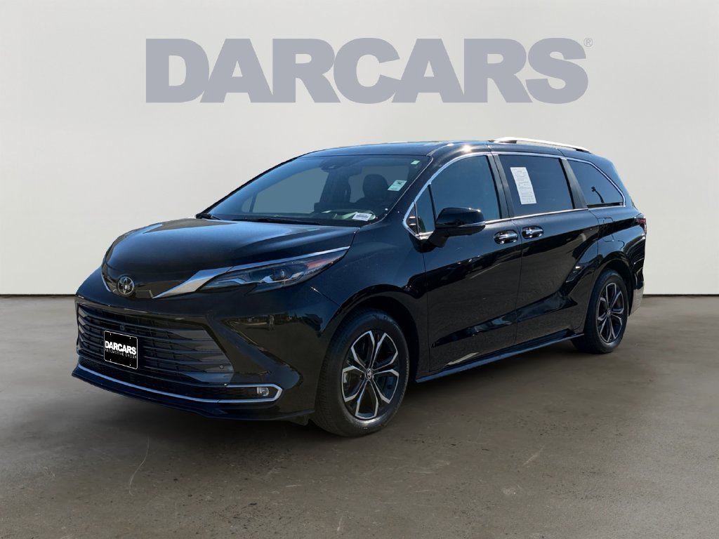 Used 2026 Toyota Sienna Platinum AWD/4WD image 3