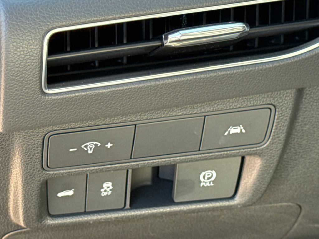 Used 2023 Hyundai Sonata Limited w/ Preferred Accessory Package FWD image 23