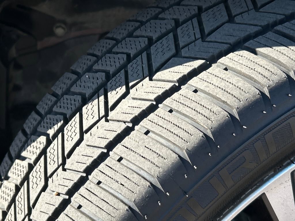 Used 2020 Nissan Pathfinder Platinum image 31